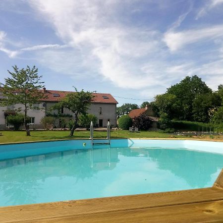 Chambres D'Hotes Quatre Mains Saint-Priest-des-Champs ภายนอก รูปภาพ