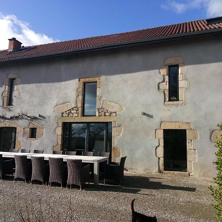 Chambres D'Hotes Quatre Mains Saint-Priest-des-Champs ภายนอก รูปภาพ