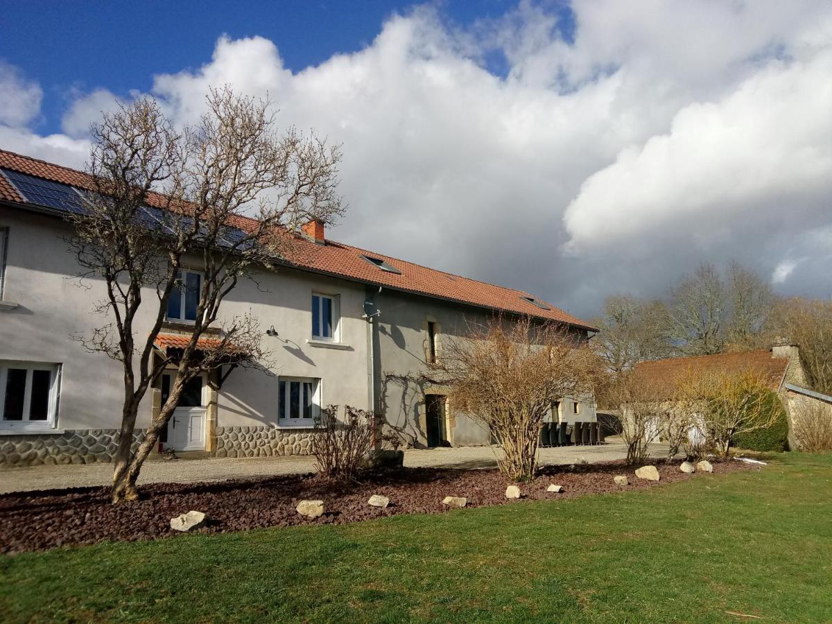 Chambres D'Hotes Quatre Mains Saint-Priest-des-Champs ภายนอก รูปภาพ