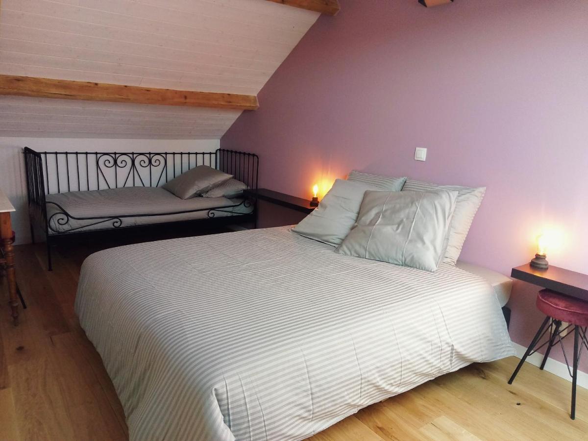 Chambres D'Hotes Quatre Mains Saint-Priest-des-Champs ภายนอก รูปภาพ