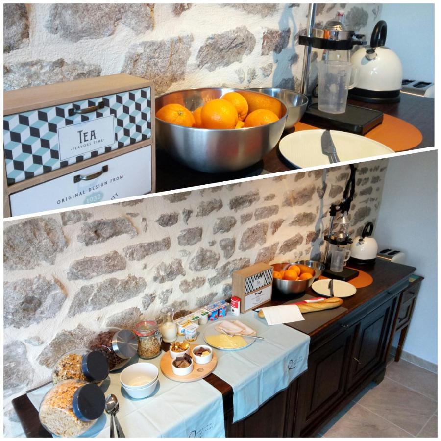 Chambres D'Hotes Quatre Mains Saint-Priest-des-Champs ภายนอก รูปภาพ