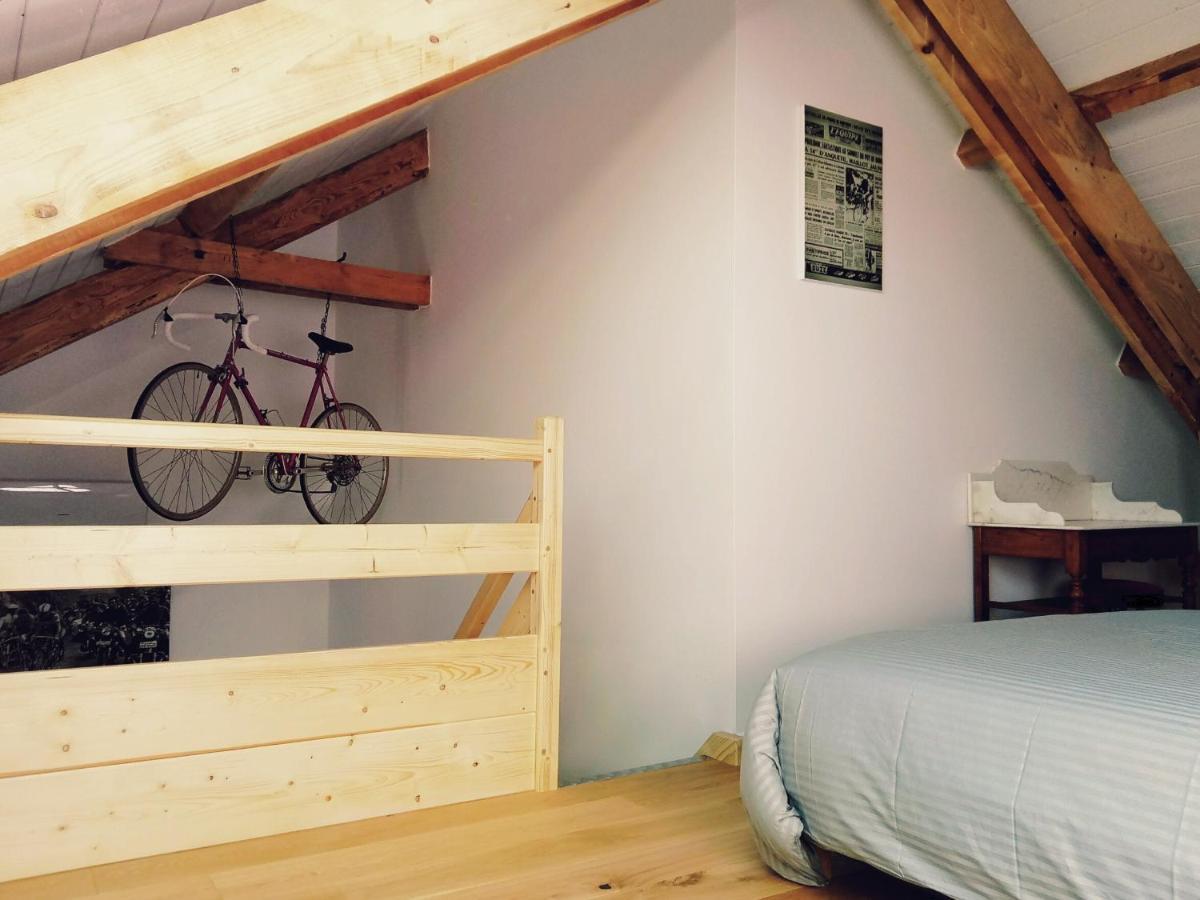 Chambres D'Hotes Quatre Mains Saint-Priest-des-Champs ภายนอก รูปภาพ