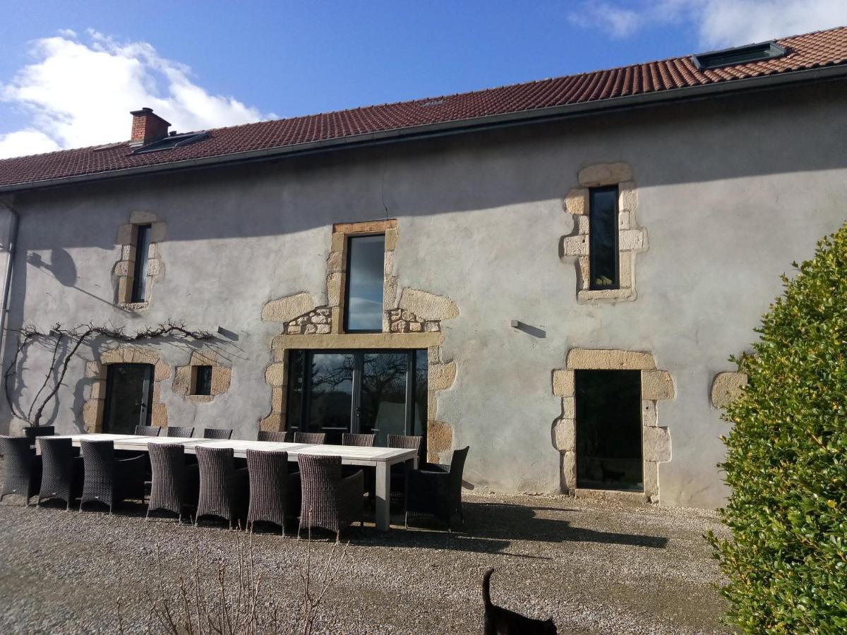 Chambres D'Hotes Quatre Mains Saint-Priest-des-Champs ภายนอก รูปภาพ